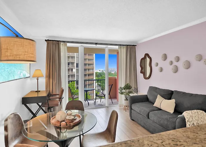 Serene Cozy Retreat With Balcony Free Parking