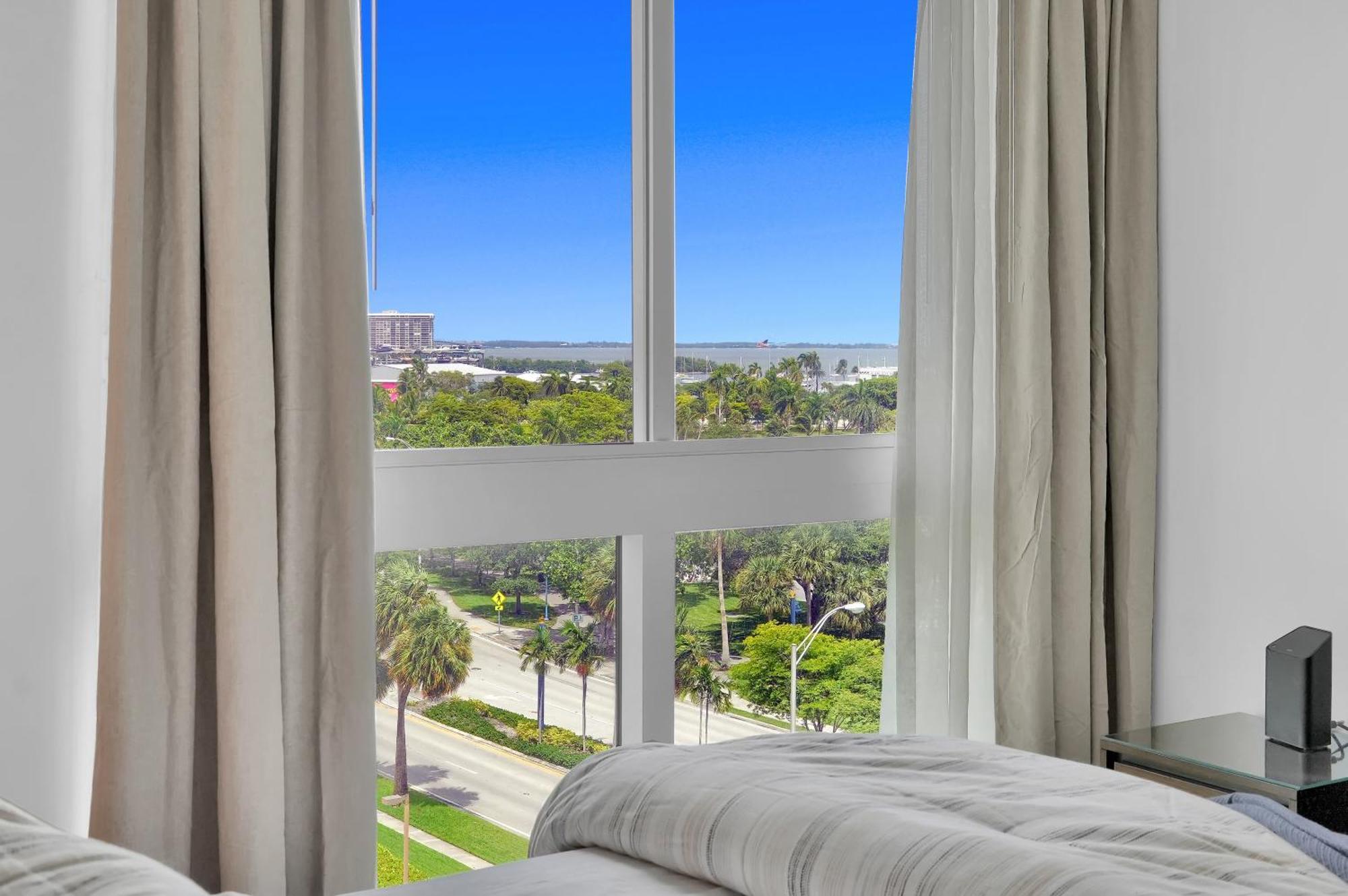 Aparthotel Serene Cozy Retreat With Balcony Free Parking