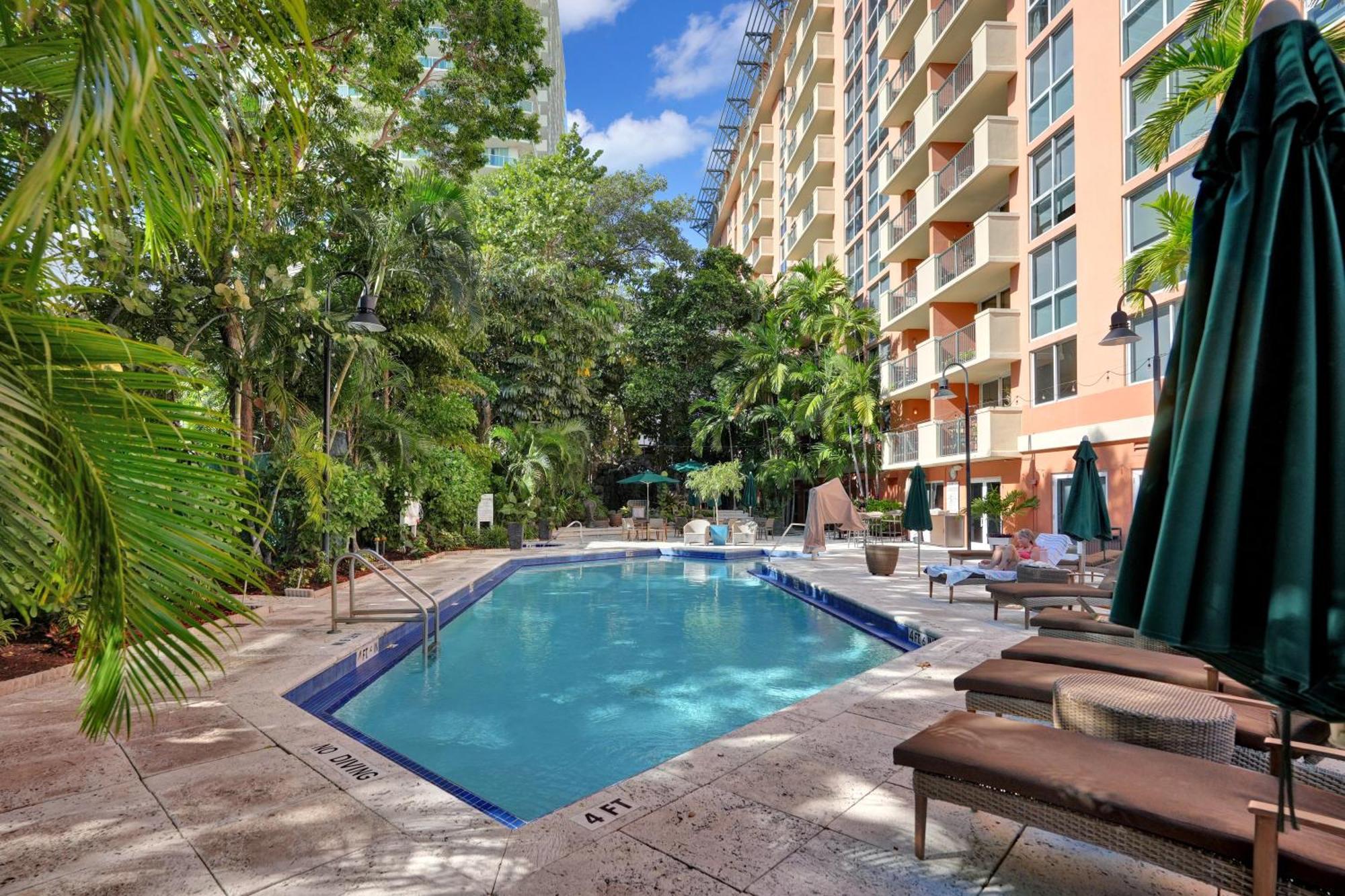 Aparthotel Serene Cozy Retreat With Balcony Free Parking