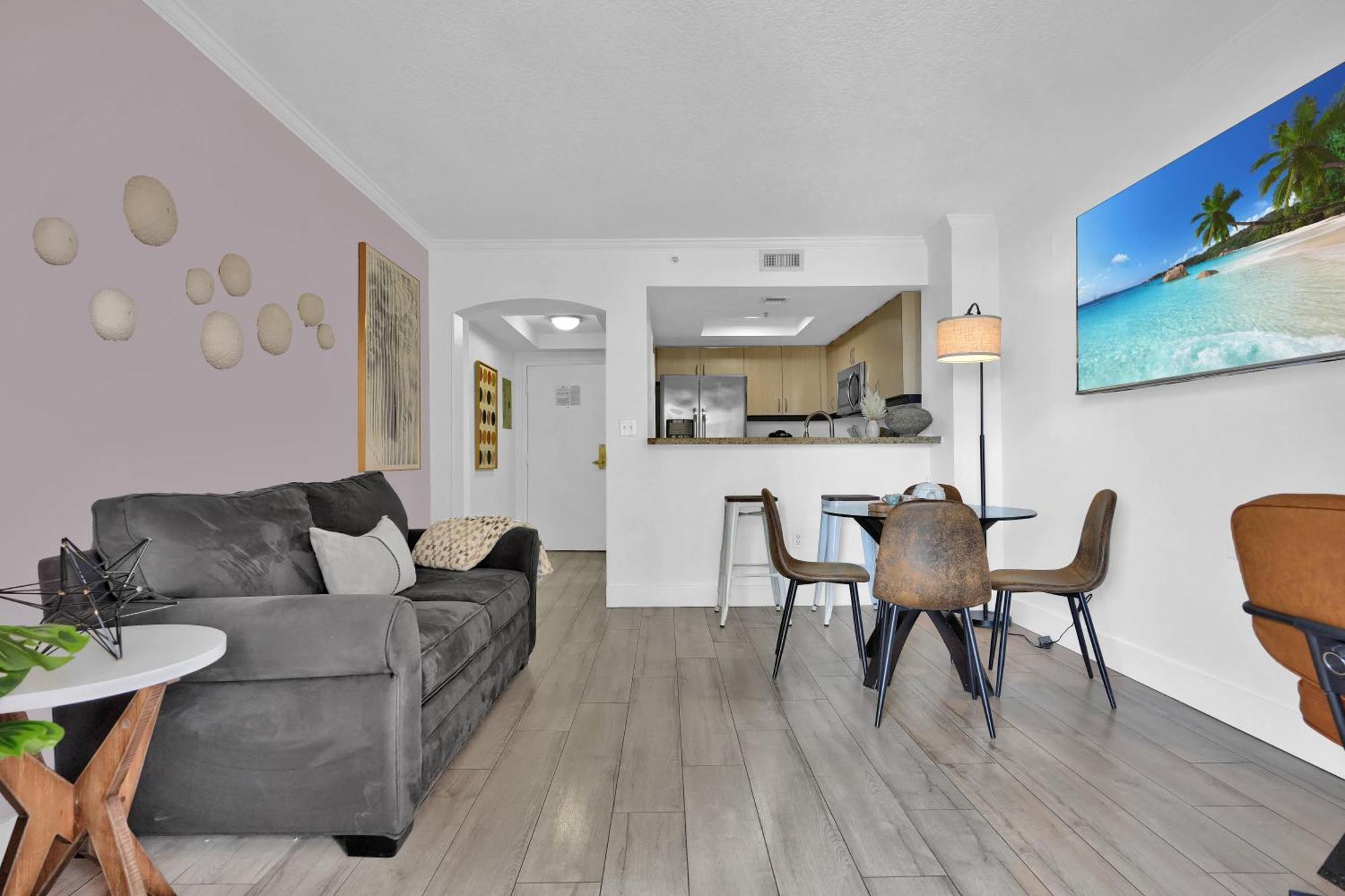 Serene Cozy Retreat With Balcony Free Parking * Miami