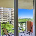 Serene Cozy Retreat With Balcony Free Parking