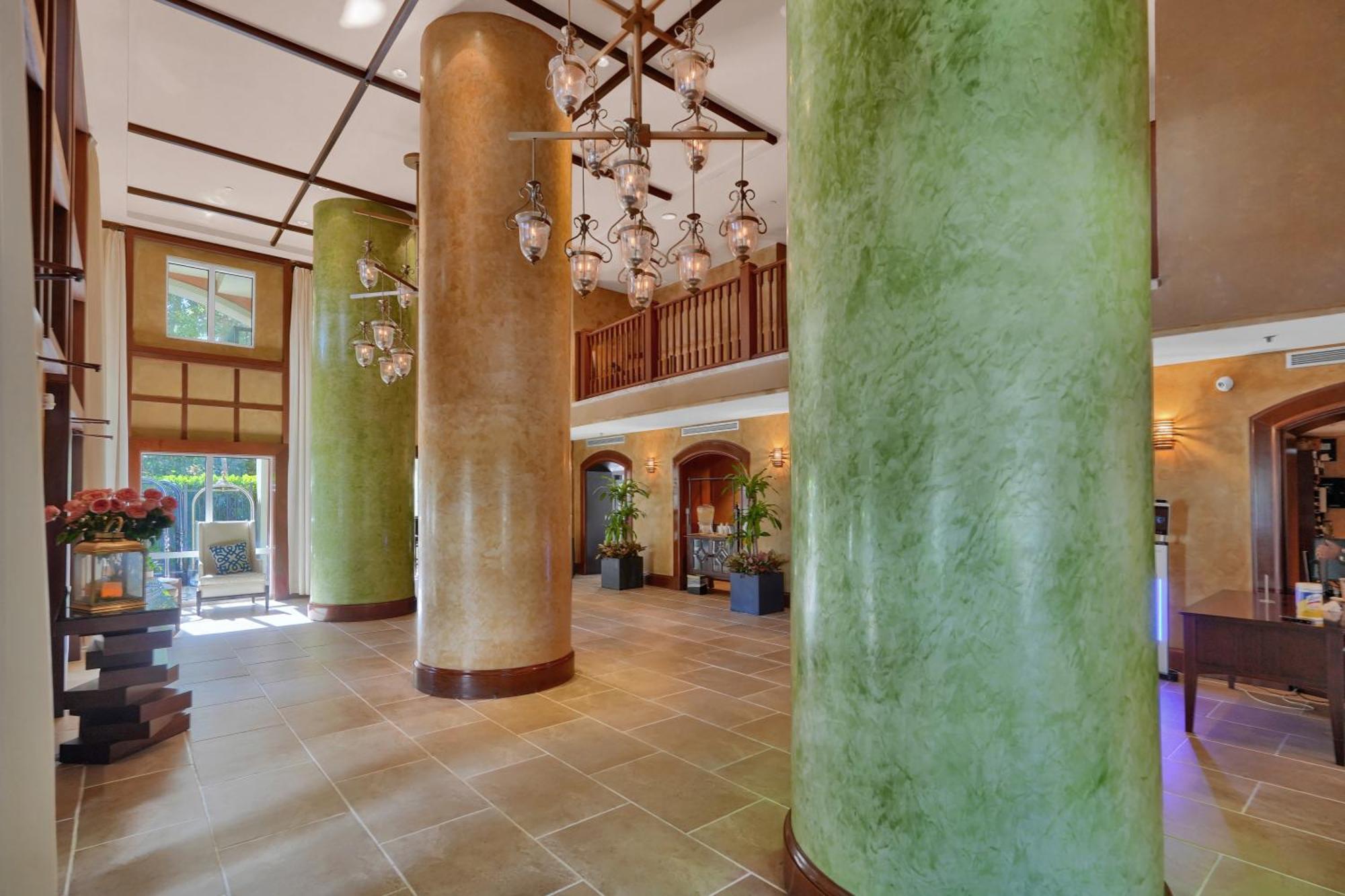 Serene Cozy Retreat With Balcony Free Parking Apartahotel Miami