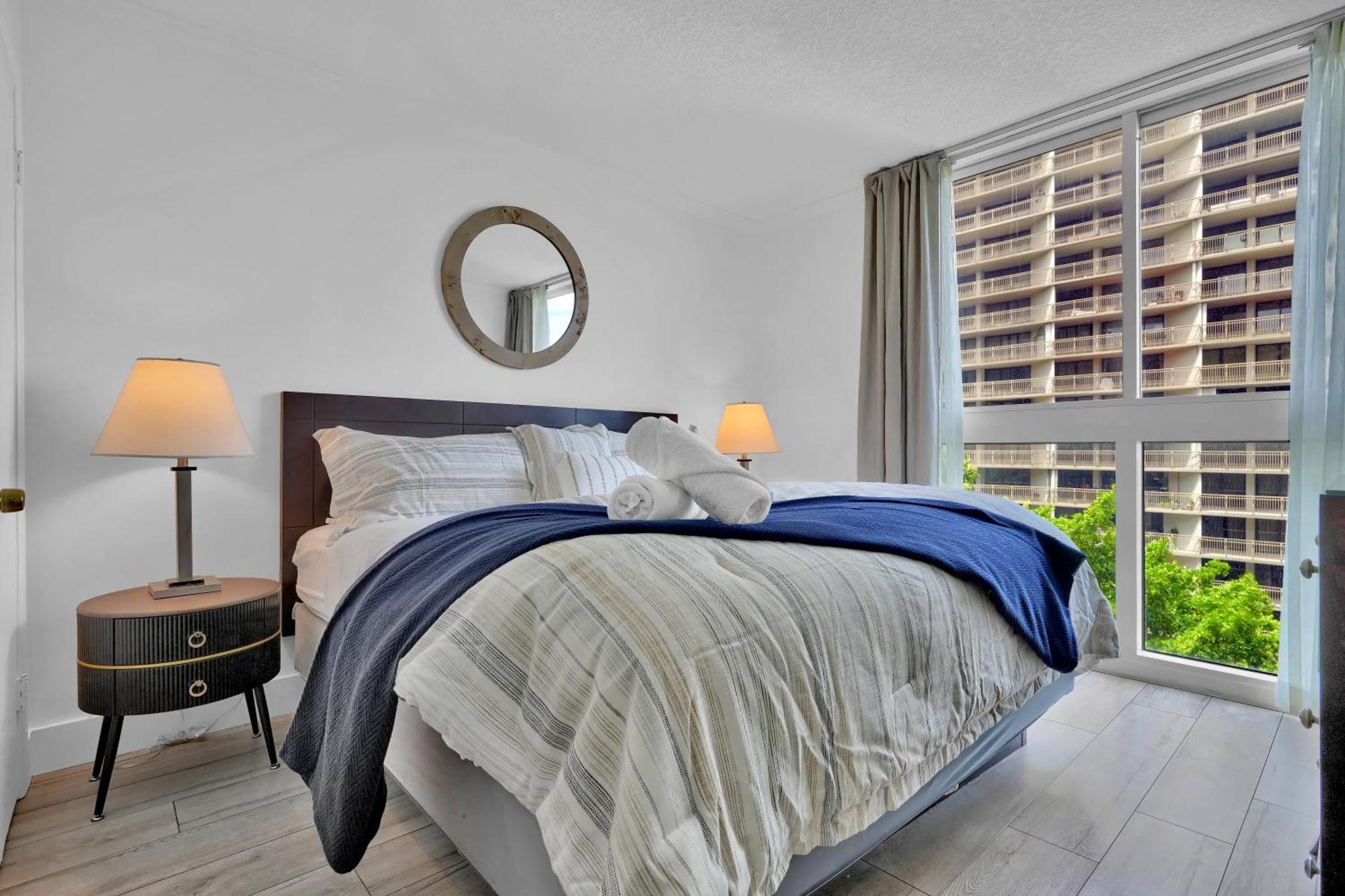 Serene Cozy Retreat With Balcony Free Parking Apartahotel *