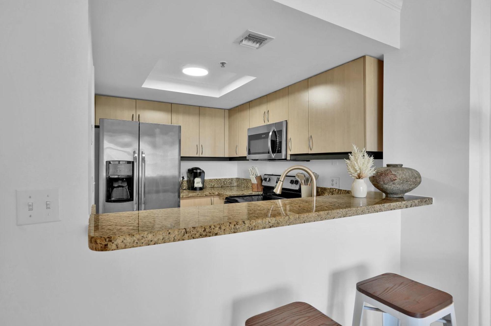 Apartahotel Serene Cozy Retreat With Balcony Free Parking Miami